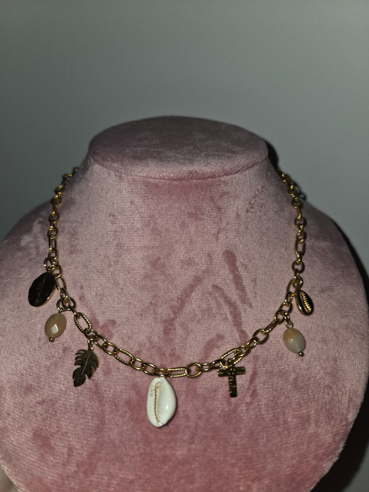 Sand charm